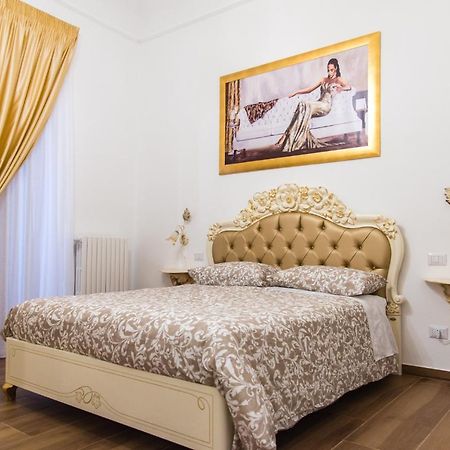 Отель Palazzo Le Travi Бари Экстерьер фото